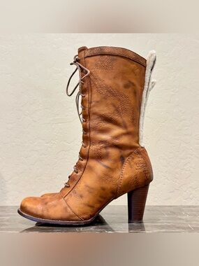 UGG Camilla Shearling Trimmed Lace Up Leather Victorian Style Granny Boots